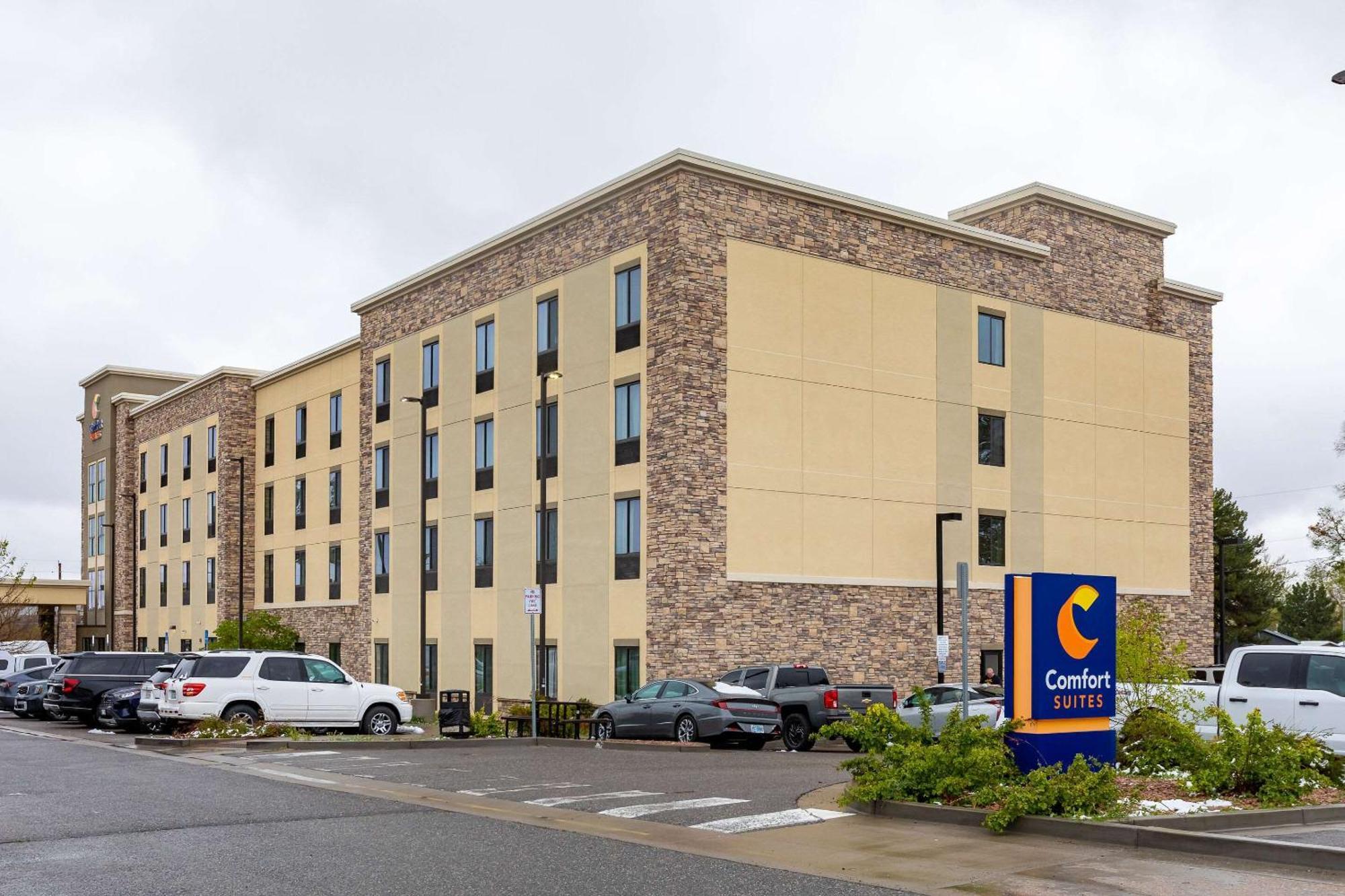 Comfort Suites Denver Near Anschutz Medical Campus Aurora Exterior photo