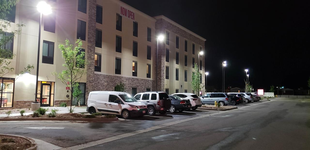 Comfort Suites Denver Near Anschutz Medical Campus Aurora Exterior photo